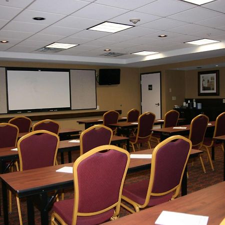 Hampton Inn And Suites Peru Exteriör bild