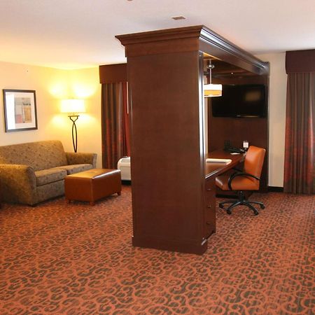Hampton Inn And Suites Peru Exteriör bild