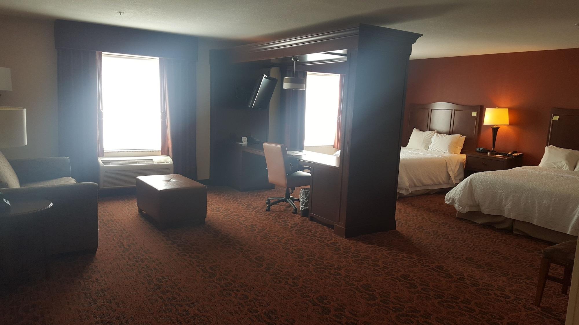 Hampton Inn And Suites Peru Exteriör bild