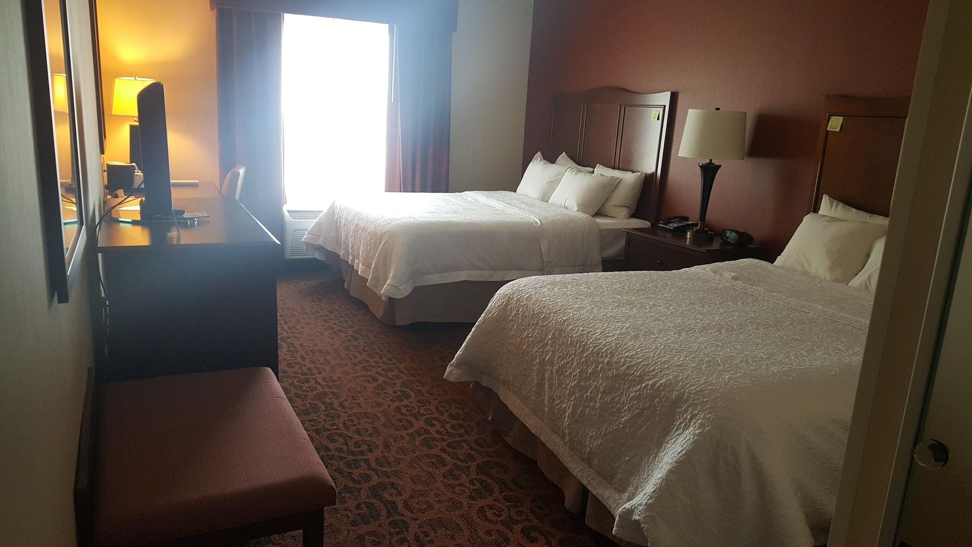 Hampton Inn And Suites Peru Exteriör bild