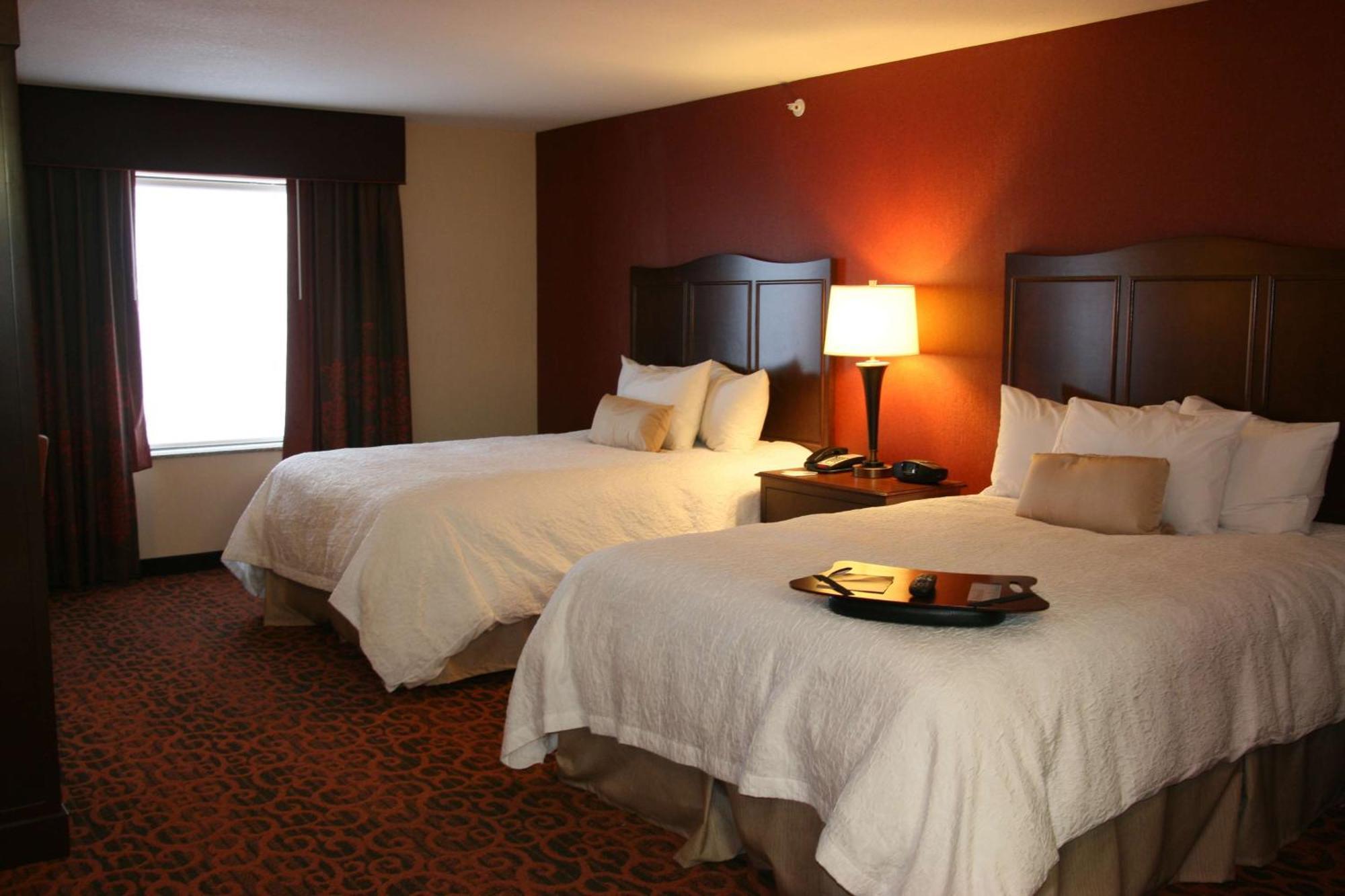 Hampton Inn And Suites Peru Exteriör bild