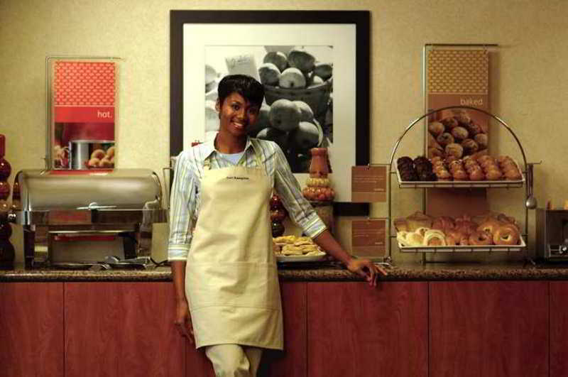 Hampton Inn And Suites Peru Restaurang bild
